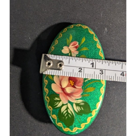 Vintage 1980s Russian Brooch Pin Hand Painted Floral Oval Lacquered Signed Green - Picture 6 of 7